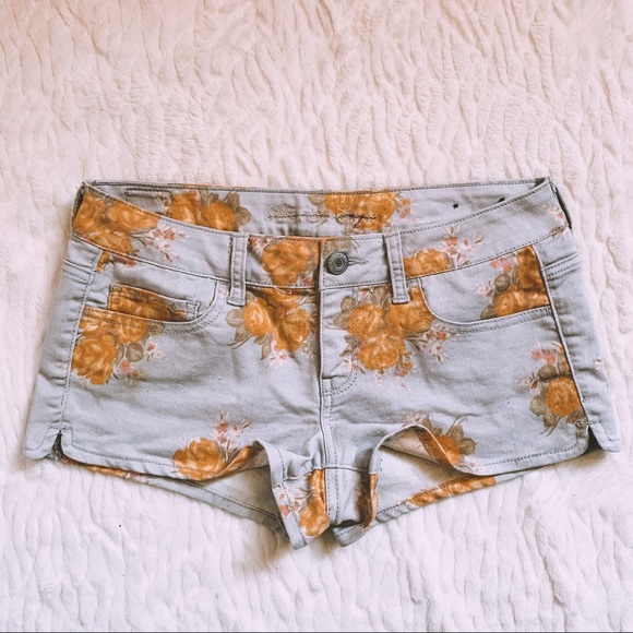 NWOT American Eagle Floral Shorts - Picture 1 of 8